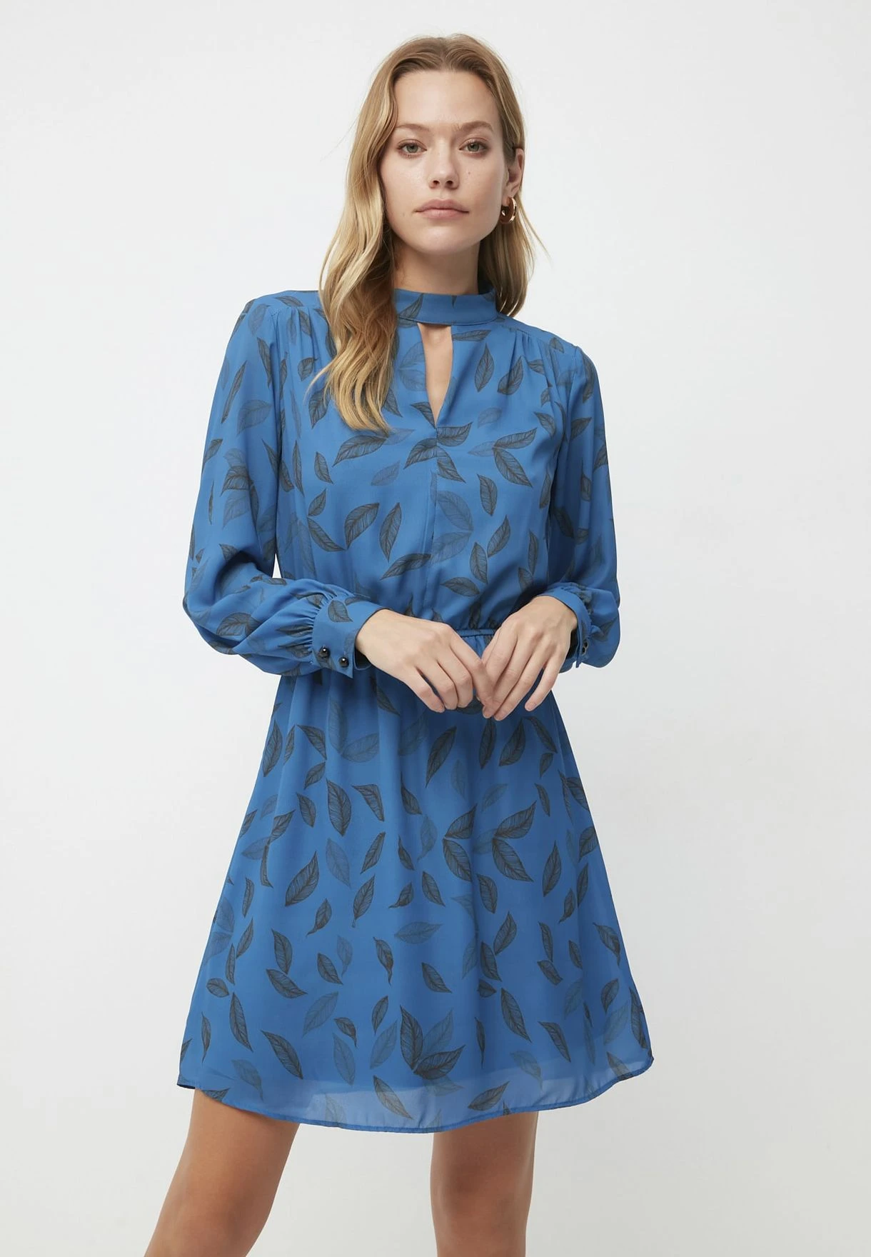 Trendyol High Neck Printed Cut Out Detail Dress 1 Trendyol High Neck Printed Cut Out Detail Dress