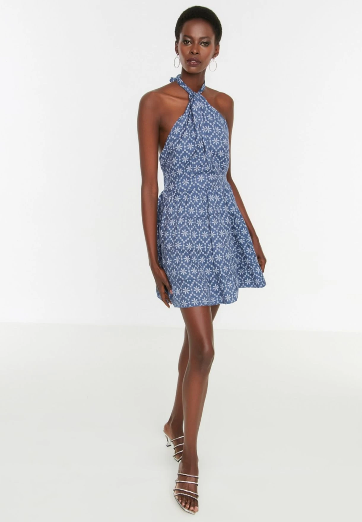 Trendyol Halter Neck Printed Dress 1 Trendyol Halter Neck Printed Dress