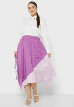 Two Tone Asymmetrical Hem Pleated Skirt