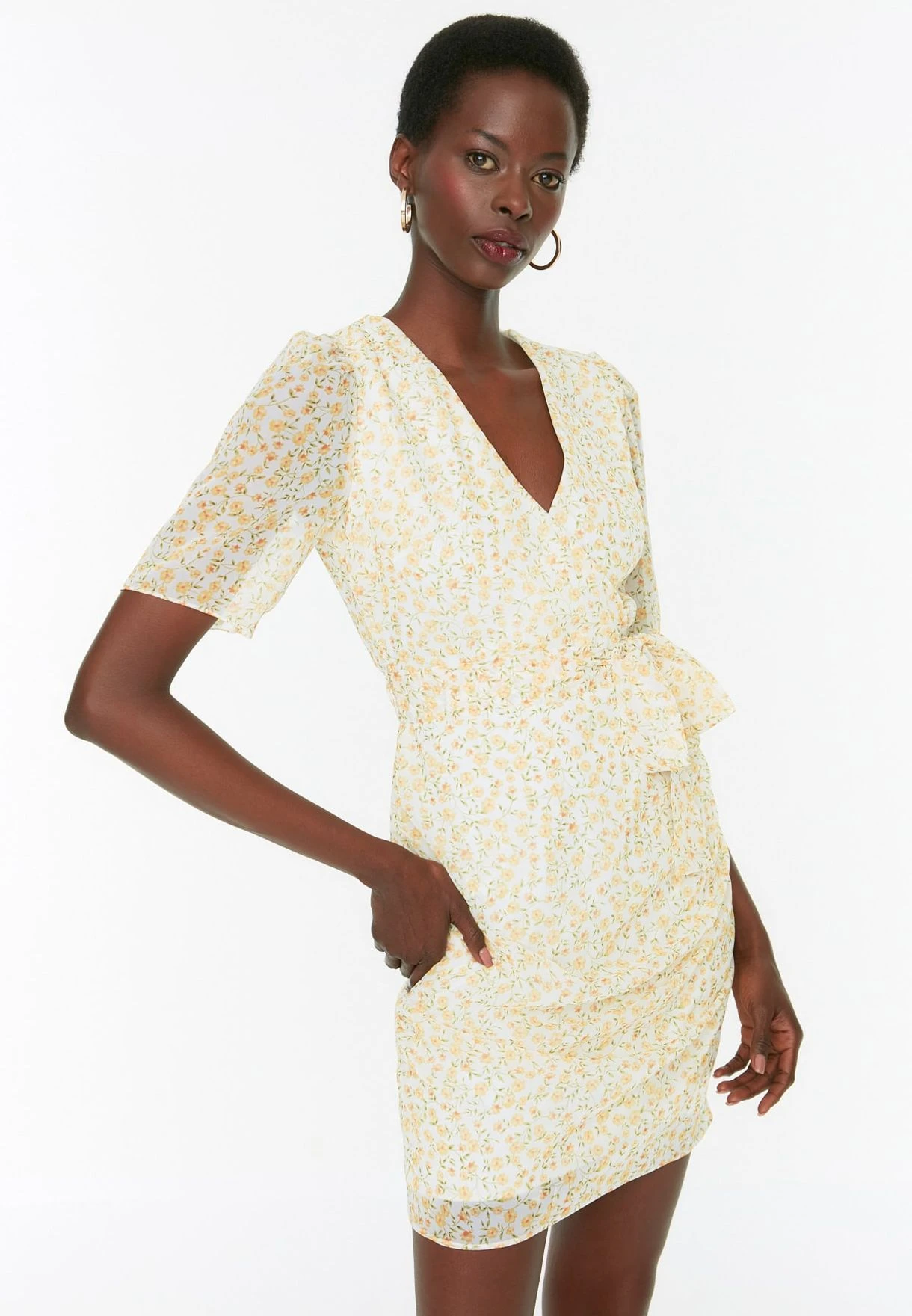 Trendyol Plunge Neck Tie Detail Printed Dress 2 Trendyol Plunge Neck Tie Detail Printed Dress - Image 2