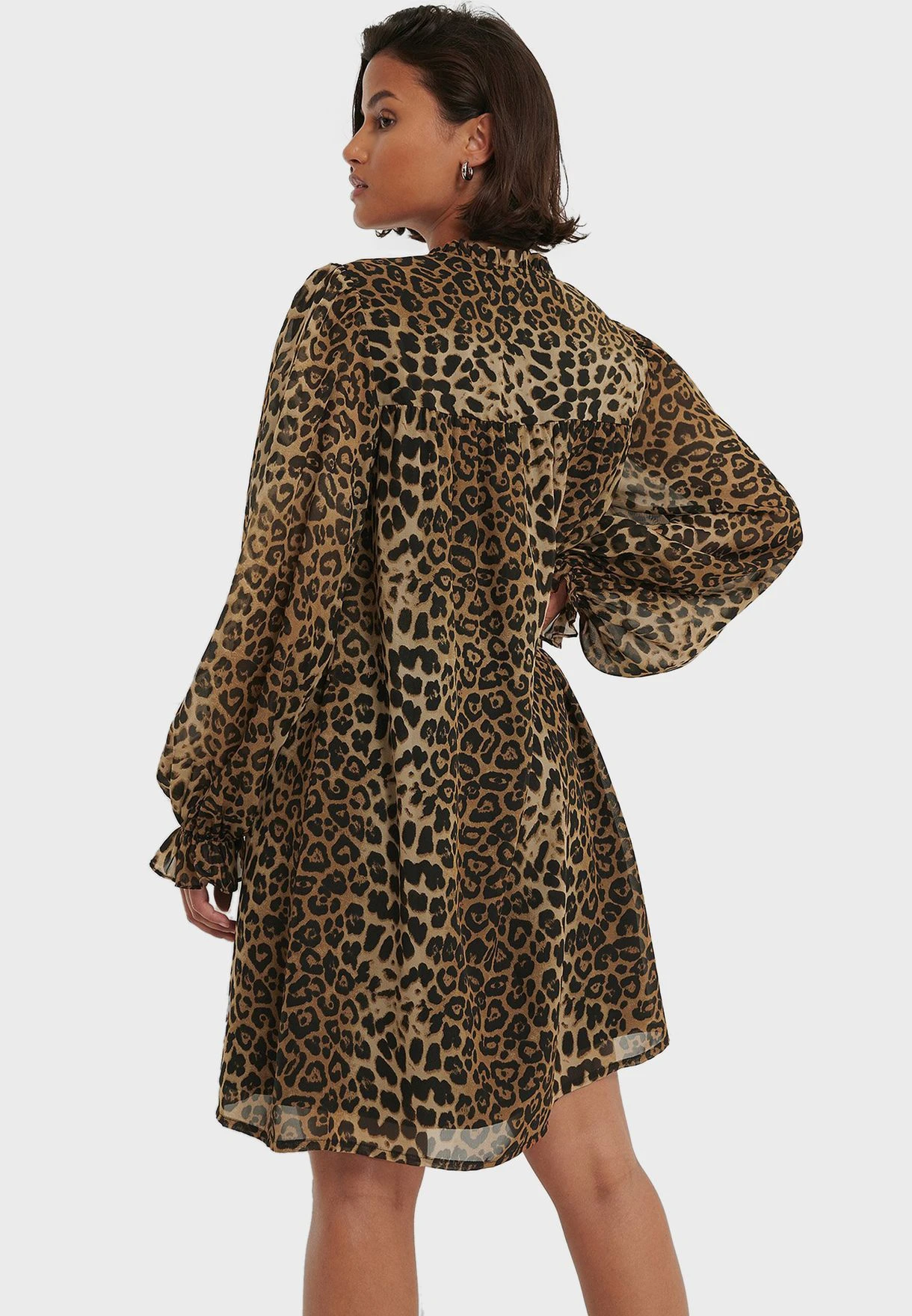 NA-KD Tie Neck Ruffle Detail Printed Dress 2 NA-KD Tie Neck Ruffle Detail Printed Dress - Image 2