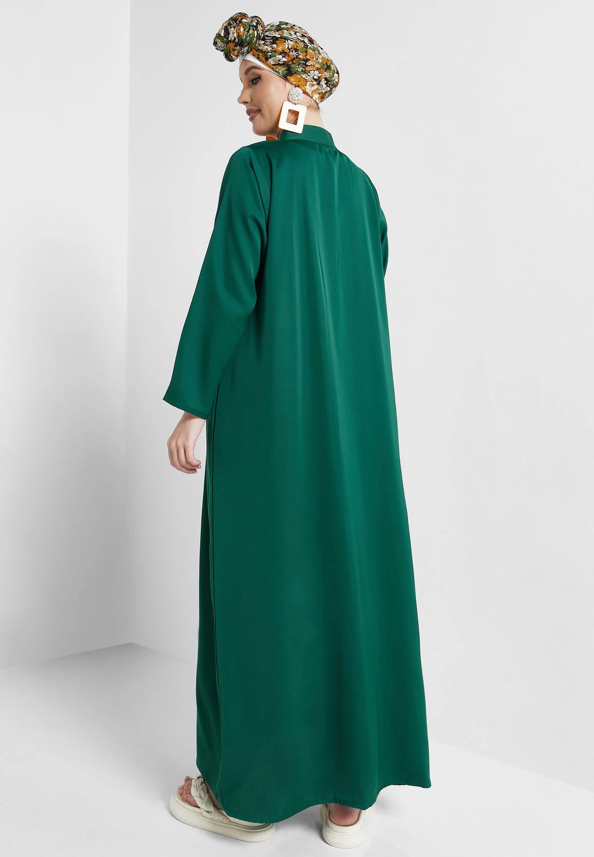 Zipper Front Abaya 2 Zipper Front Abaya - Image 2