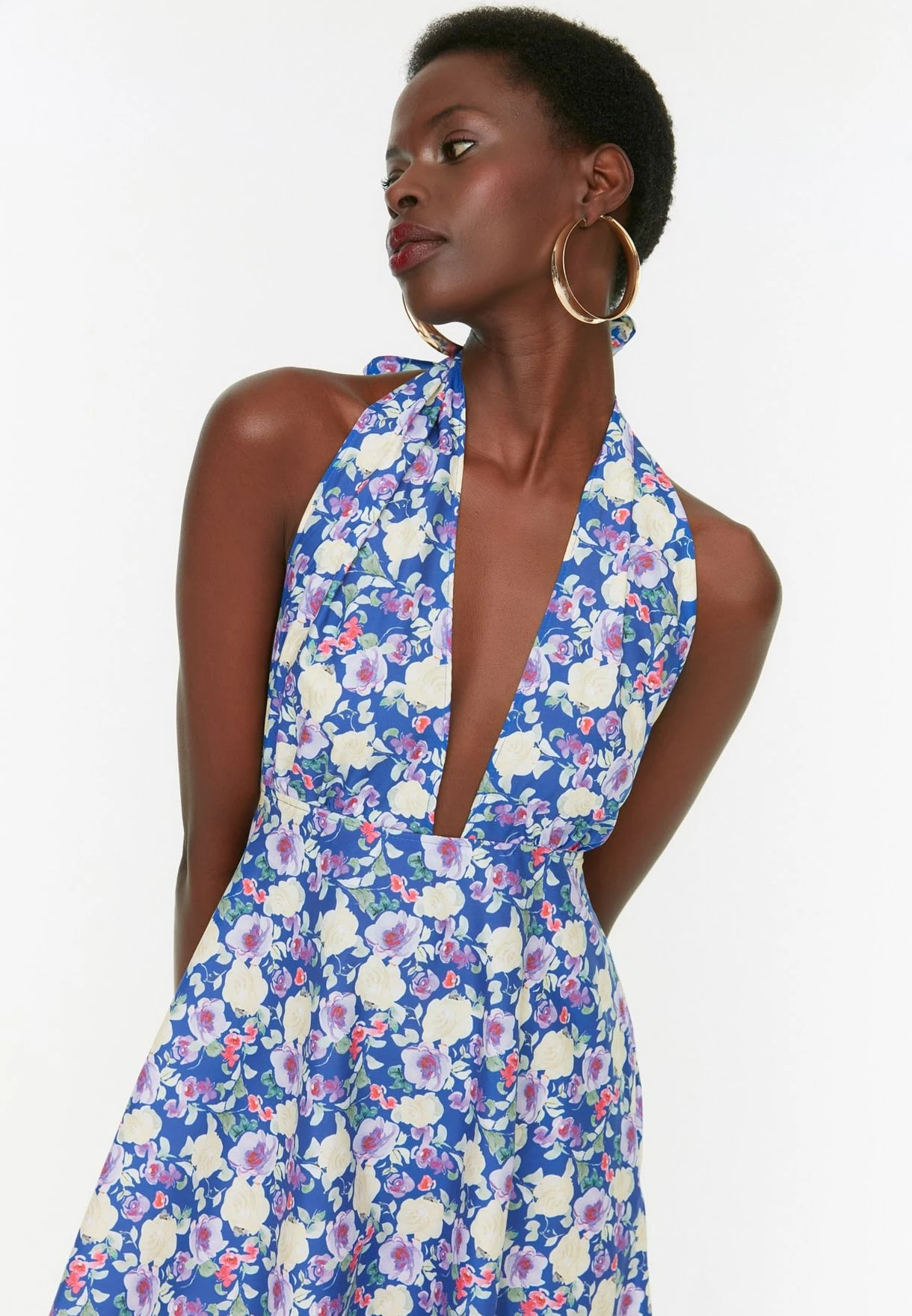 Trendyol Halter Neck Floral Print Skater Dress 2 Trendyol Halter Neck Floral Print Skater Dress - Image 2