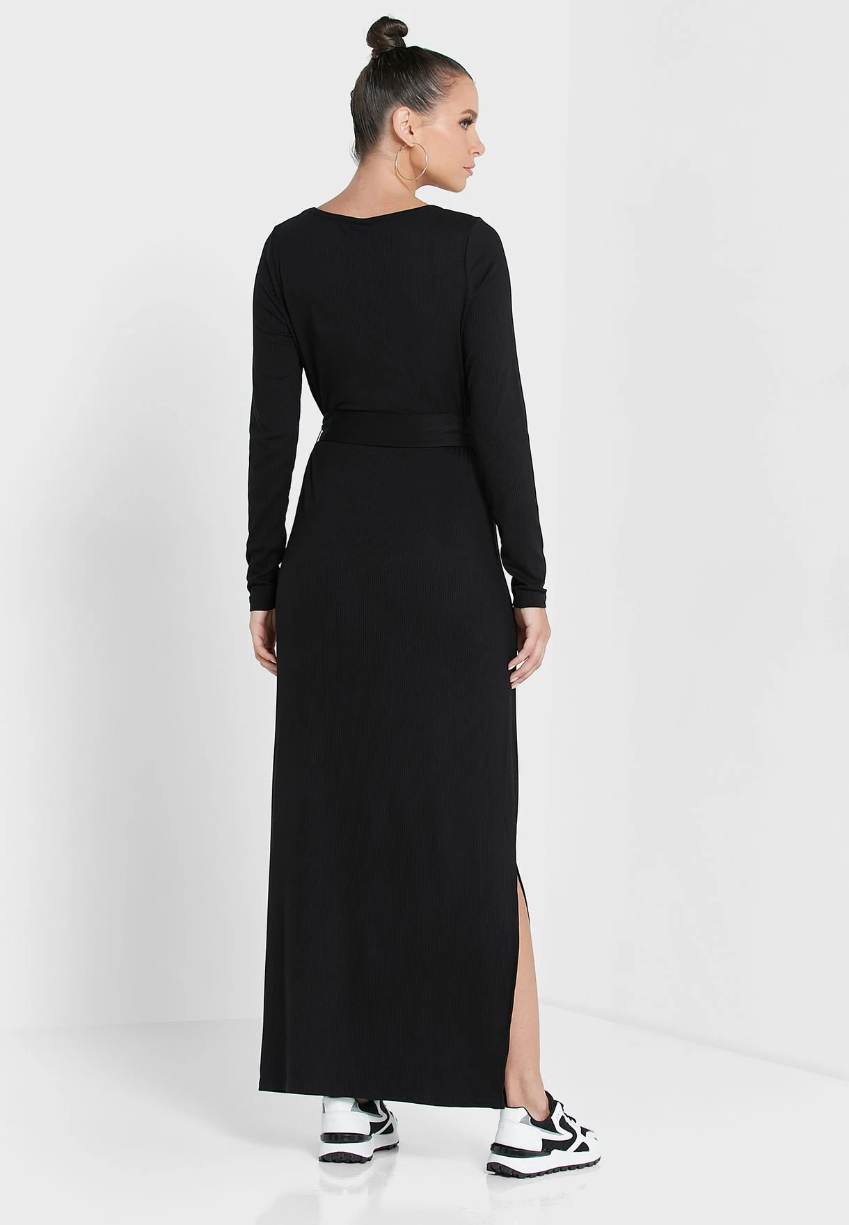 YAS Crew Neck Shift Dress 2 YAS Crew Neck Shift Dress - Image 2