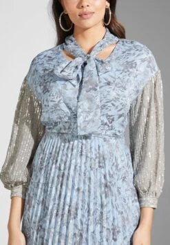 Surplice Neck Sequin Plisse Dress -Silk Bloom Dresses Store 3 zoom desktop 1077