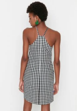Trendyol Pocket Detail Checked Strappy Dress -Silk Bloom Dresses Store 3 zoom desktop 11