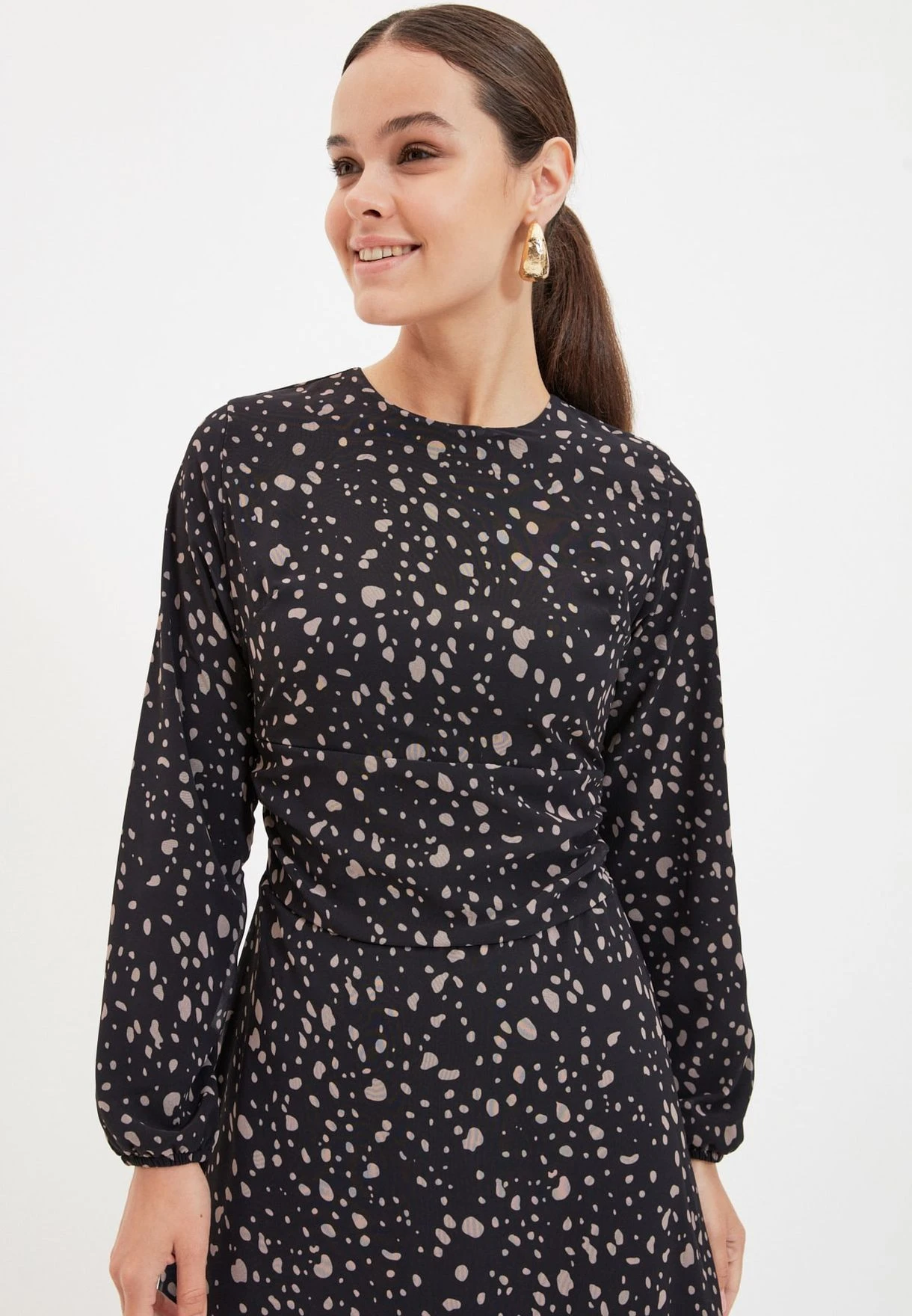 Trendyol Roun Neck Printed Dress 3 Trendyol Roun Neck Printed Dress - Image 3