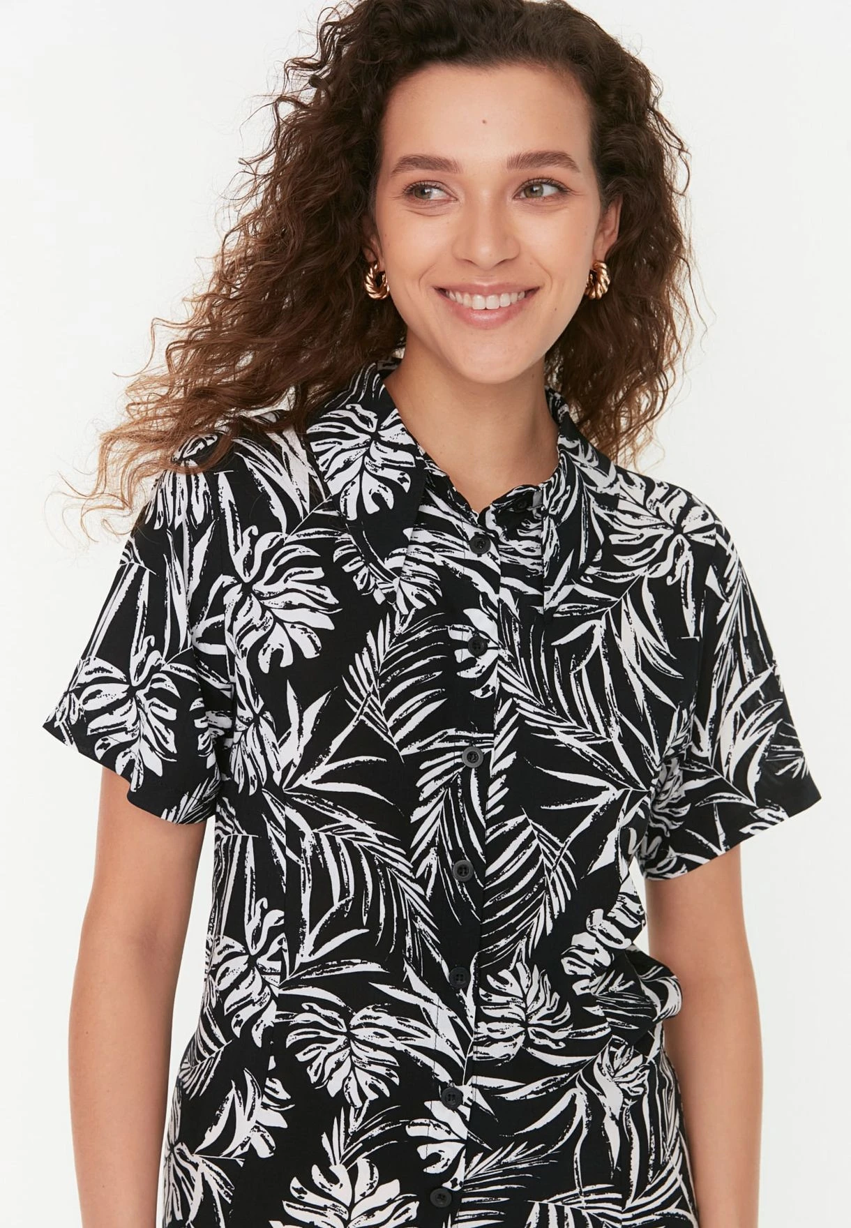 Trendyol Printed Button Down Dress 3 Trendyol Printed Button Down Dress - Image 3