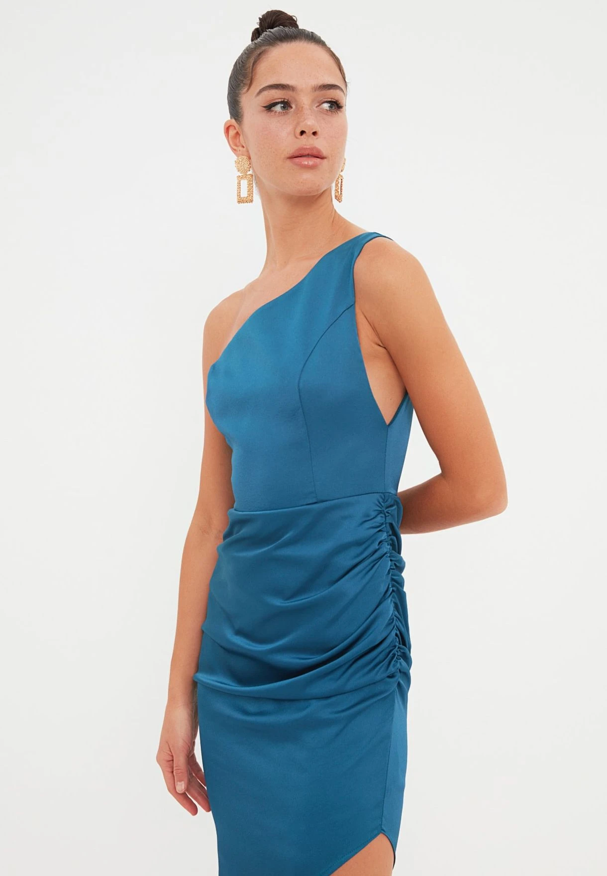 Trendyol One Shoulder Asymmetric Bodycon Dress 3 Trendyol One Shoulder Asymmetric Bodycon Dress - Image 3