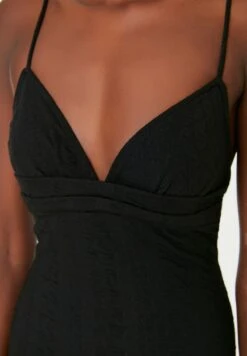 Trendyol Plunge Neck Strappy Knitted Dress 7 Trendyol Plunge Neck Strappy Knitted Dress -Silk Bloom Dresses Store 3 zoom desktop 1676