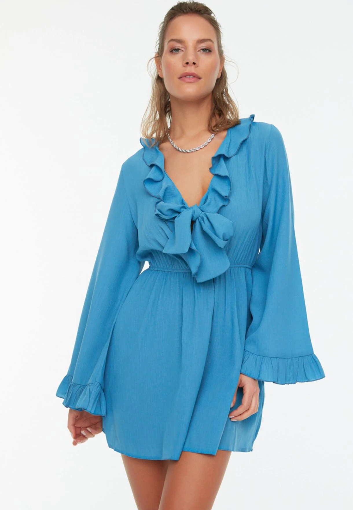 Trendyol Plunge Neck Ruffle Detail Dress 3 Trendyol Plunge Neck Ruffle Detail Dress - Image 3