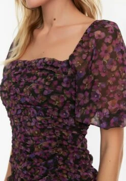 Trendyol Floral Print Pleated Square Neck Dress 7 Trendyol Floral Print Pleated Square Neck Dress -Silk Bloom Dresses Store 3 zoom desktop 35