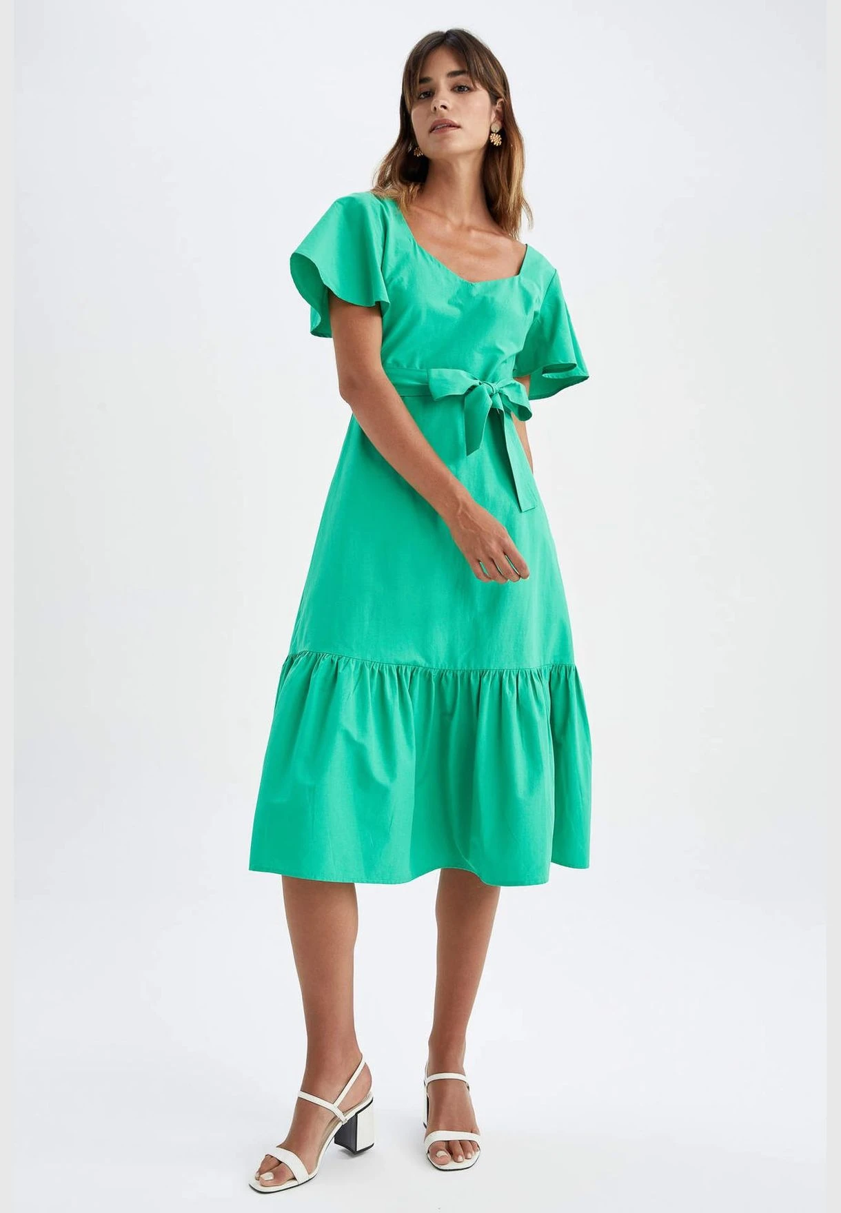 DeFacto Woman Tiered V-Neck Short Sleeve Woven Dress 3 DeFacto Woman Tiered V-Neck Short Sleeve Woven Dress - Image 3