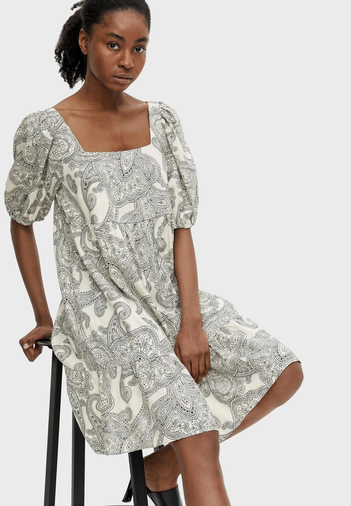 Object Puff Sleeve Printed Midi Tier Dress 3 Object Puff Sleeve Printed Midi Tier Dress - Image 3