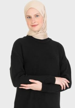 Round Neck Knitted Dress -Silk Bloom Dresses Store 3 zoom desktop 807