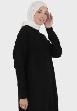 Round Neck Knitted Dress -Silk Bloom Dresses Store 3 zoom desktop 929