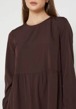 Vero Moda Round Neck Tiered Dress 6 Vero Moda Round Neck Tiered Dress -Silk Bloom Dresses Store 3 zoom desktop 97