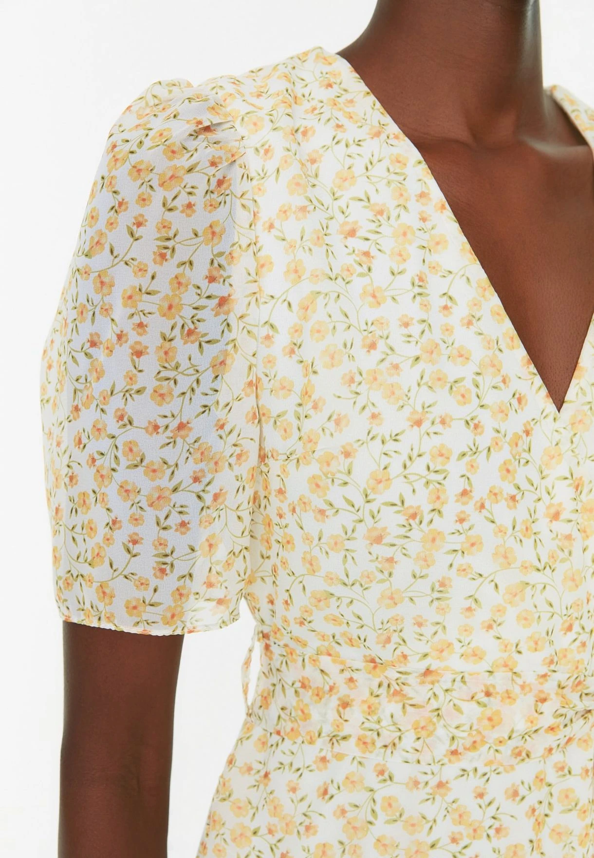 Trendyol Plunge Neck Tie Detail Printed Dress 4 Trendyol Plunge Neck Tie Detail Printed Dress - Image 4