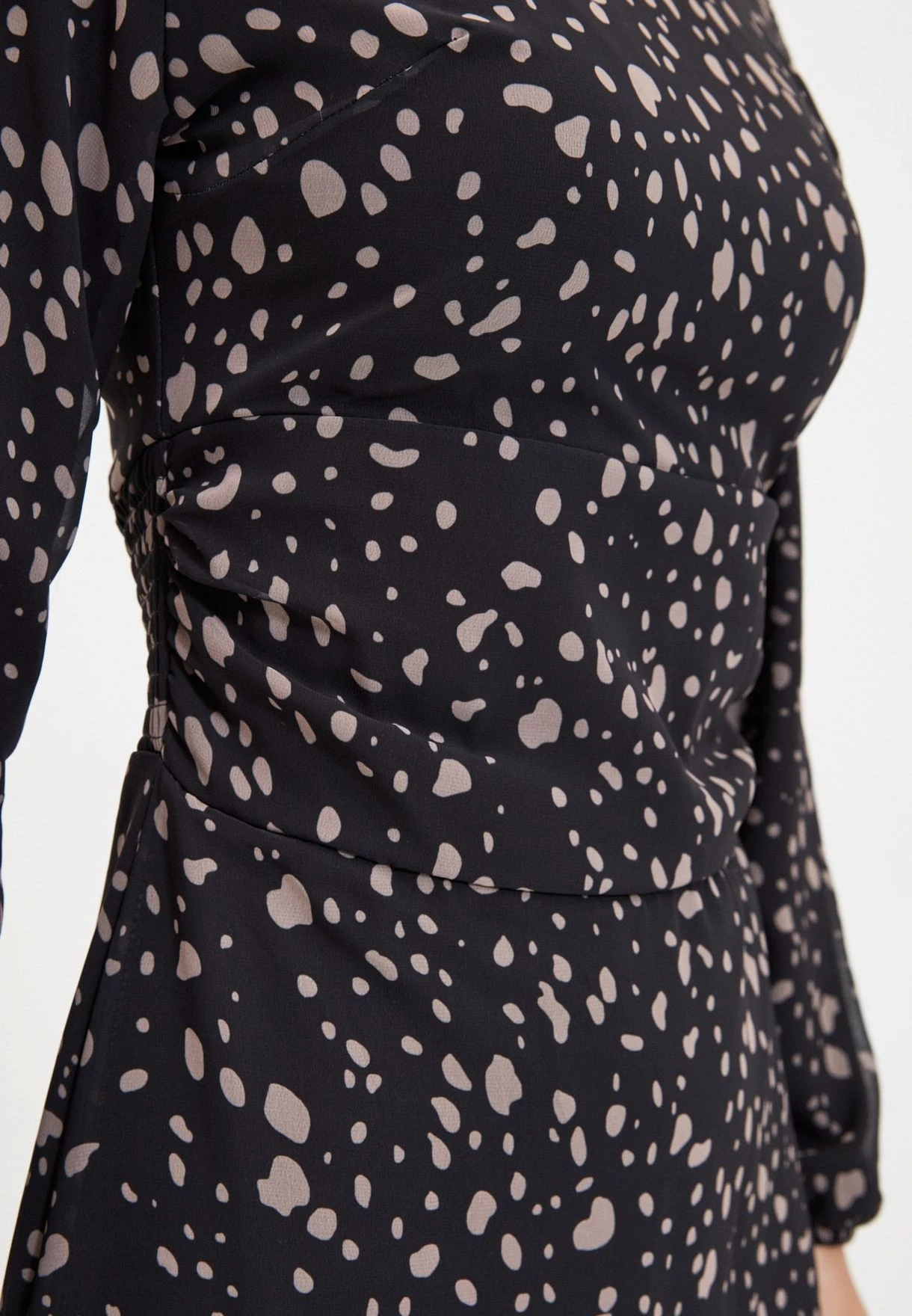 Trendyol Roun Neck Printed Dress 4 Trendyol Roun Neck Printed Dress - Image 4