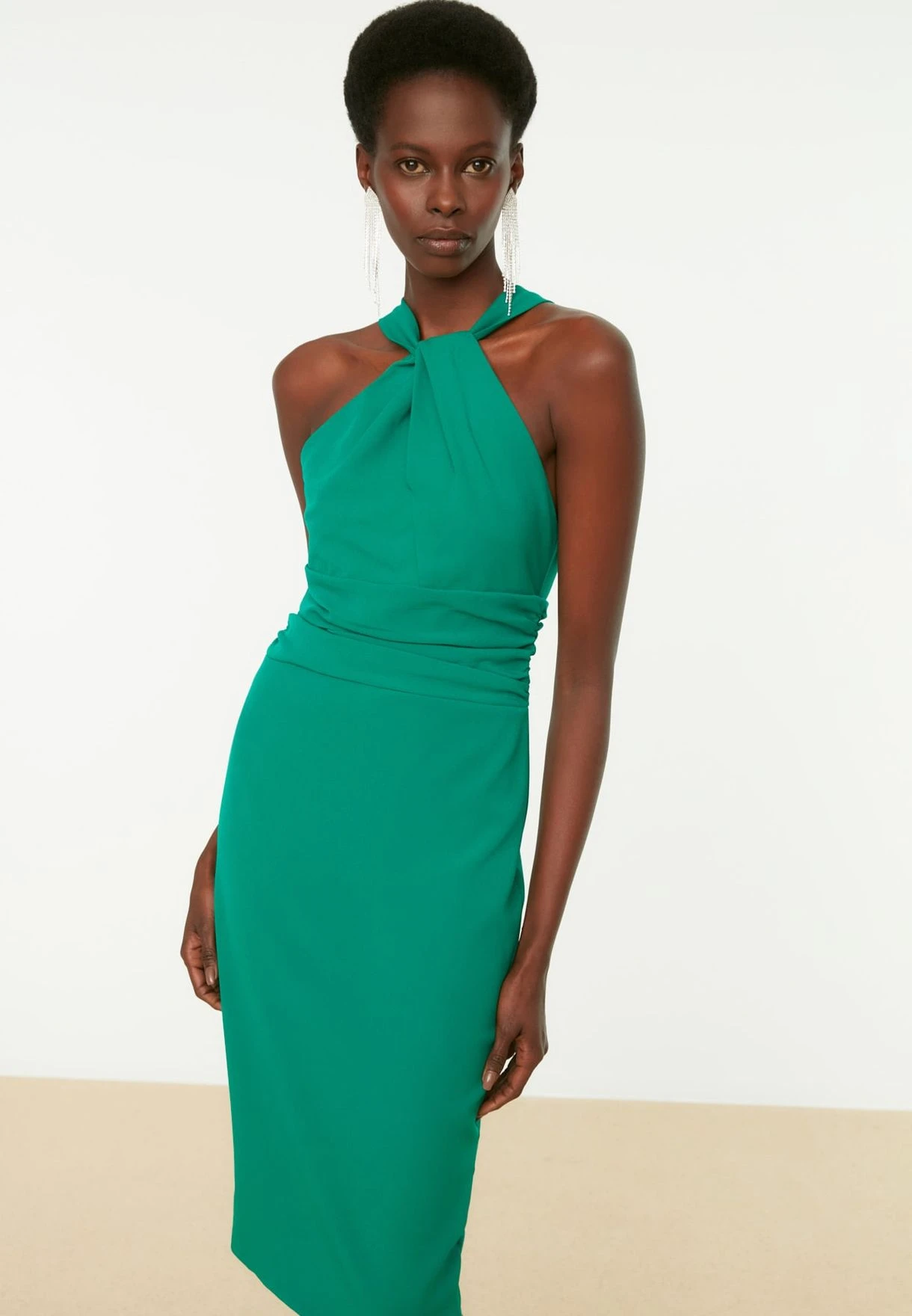 Trendyol Halter Neck Bodycon Dress 4 Trendyol Halter Neck Bodycon Dress - Image 4