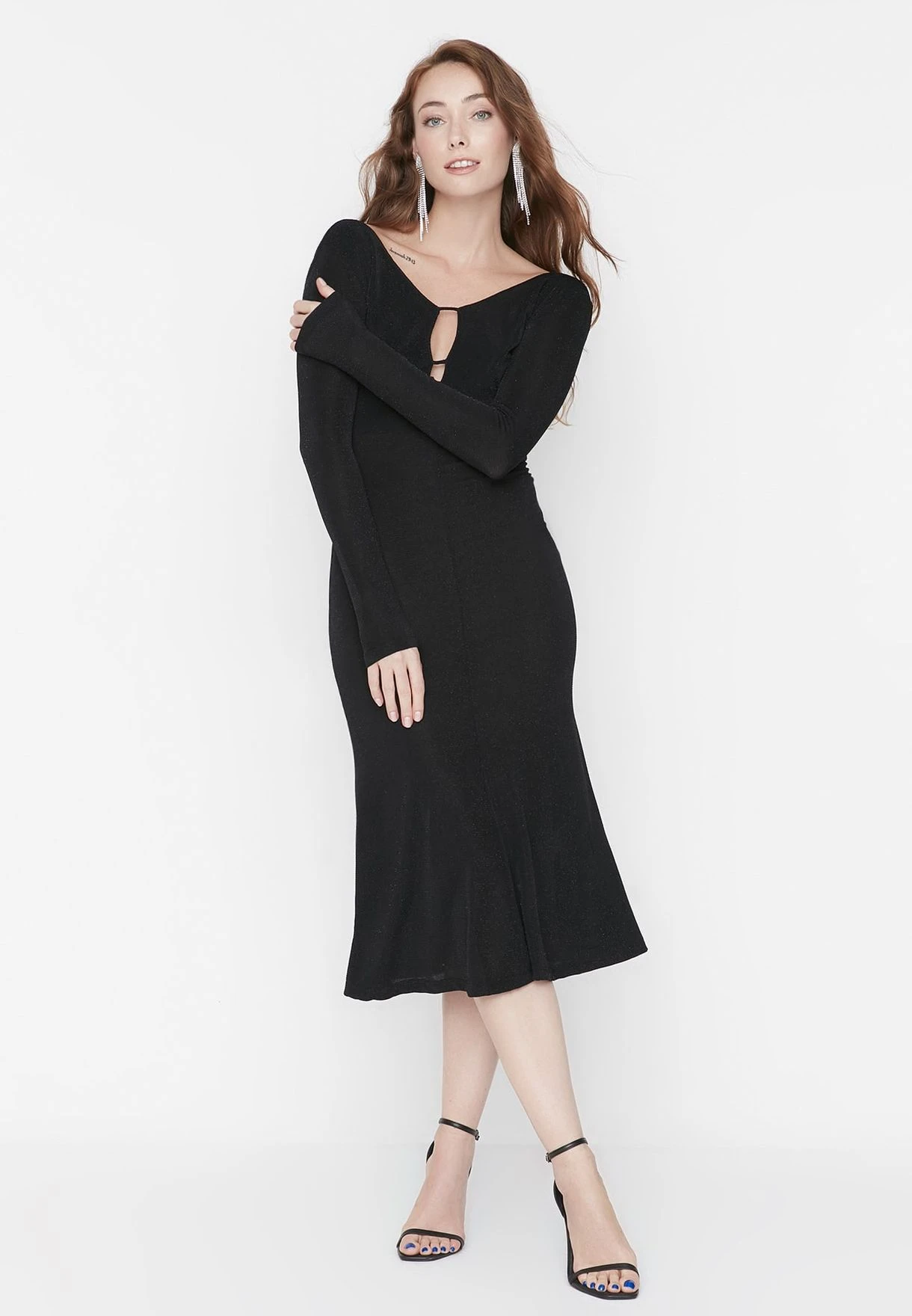 Trendyol Cut Out Detail Knitted Dress 4 Trendyol Cut Out Detail Knitted Dress - Image 4