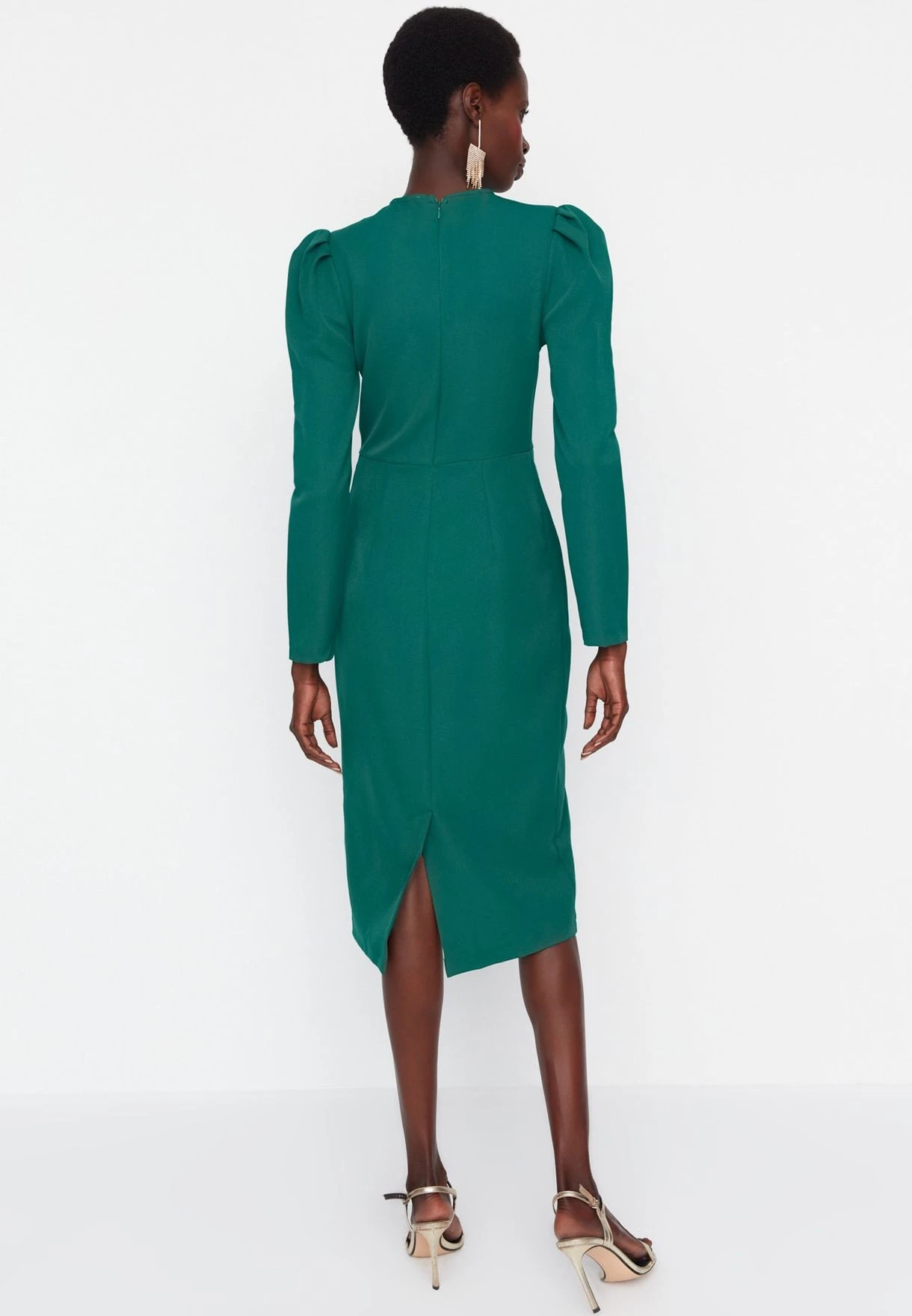 Trendyol Keyhole Neck Puff Sleeve Dress 4 Trendyol Keyhole Neck Puff Sleeve Dress - Image 4