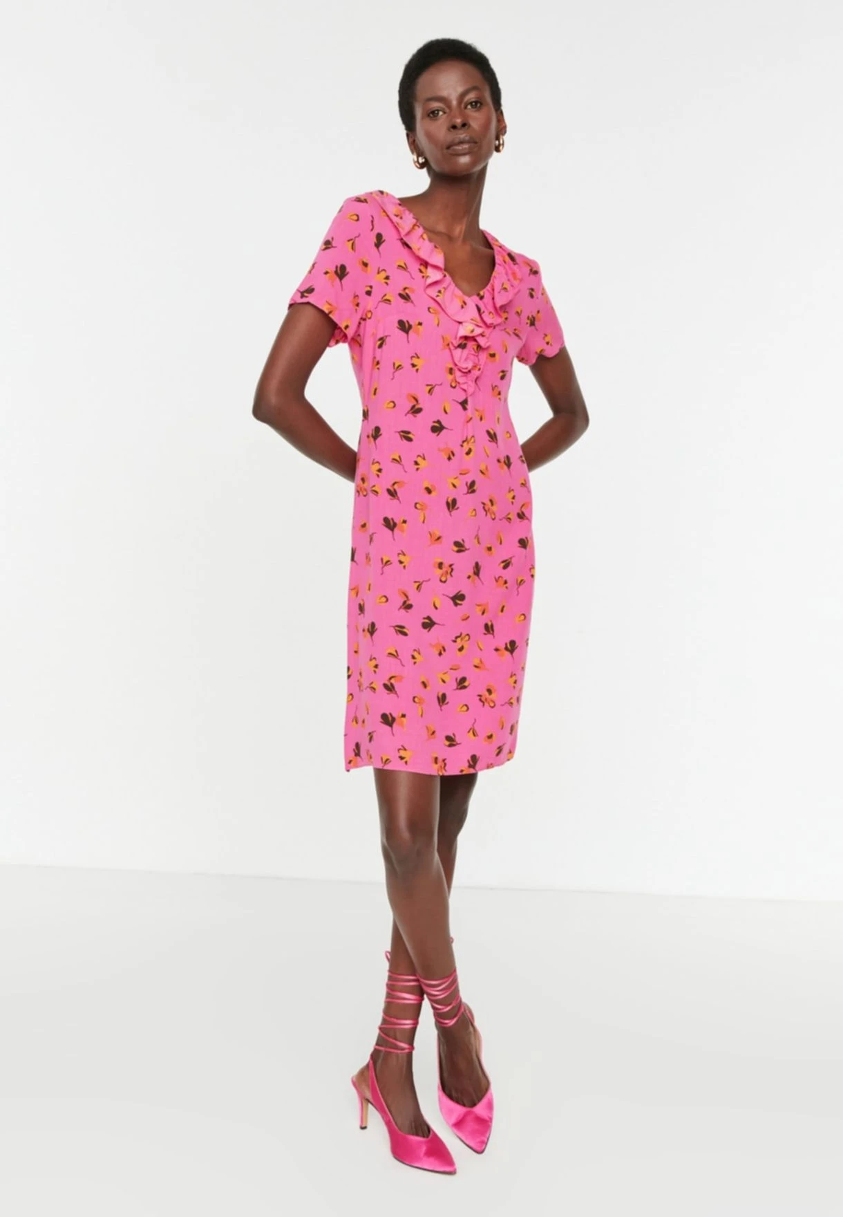 Trendyol Printed Ruffle Detail Dress 4 Trendyol Printed Ruffle Detail Dress - Image 4