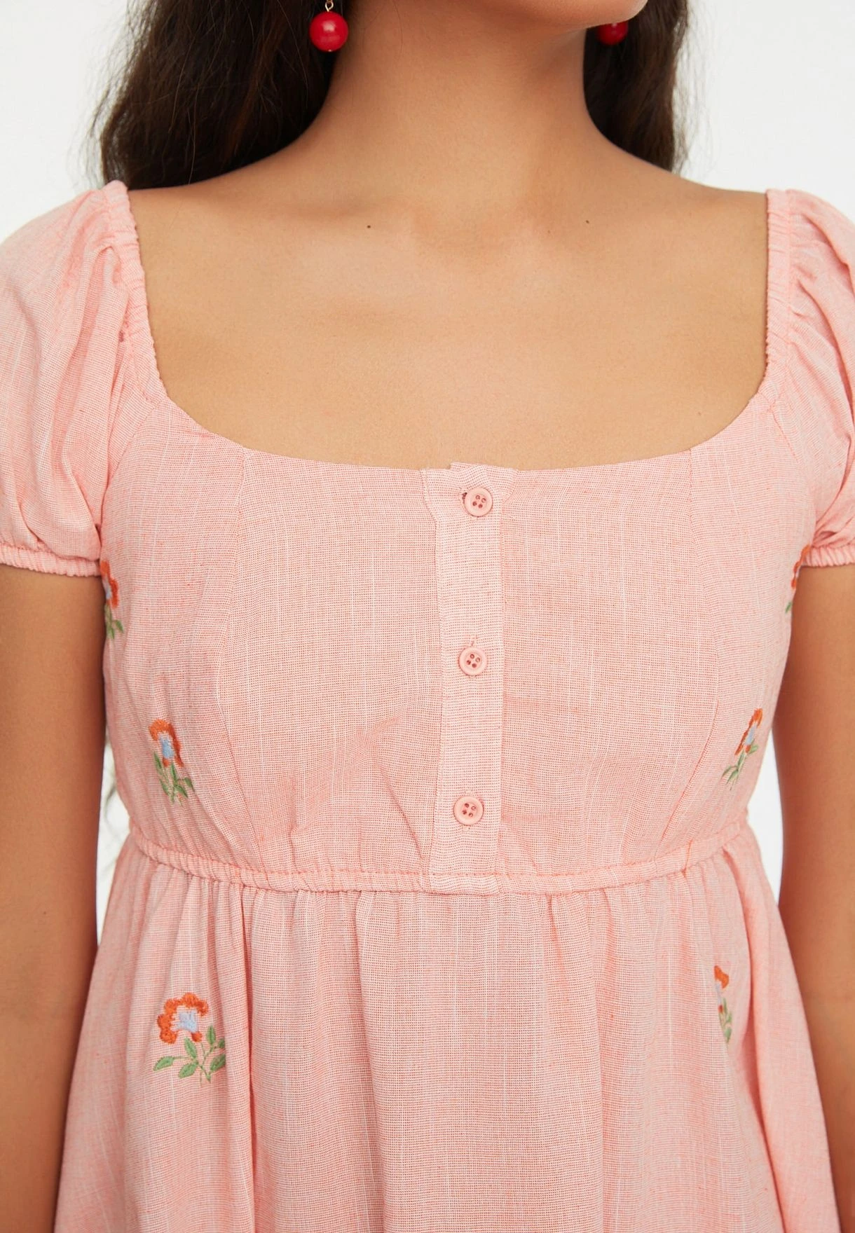 Trendyol Puff Sleeve Embroidered Button Detail Dress 4 Trendyol Puff Sleeve Embroidered Button Detail Dress - Image 4