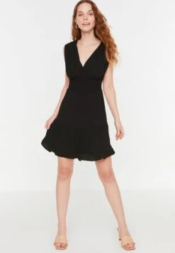 Trendyol Plunge Neck Ruffle Hem Dress -Silk Bloom Dresses Store 4 zoom desktop 249