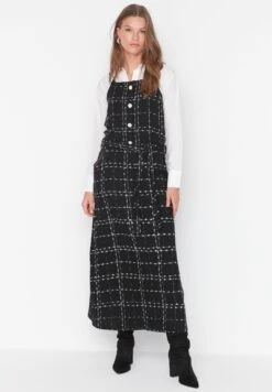 Trendyol Buttoned Detailed Tweed Dress 8 Trendyol Buttoned Detailed Tweed Dress -Silk Bloom Dresses Store 4 zoom desktop 281