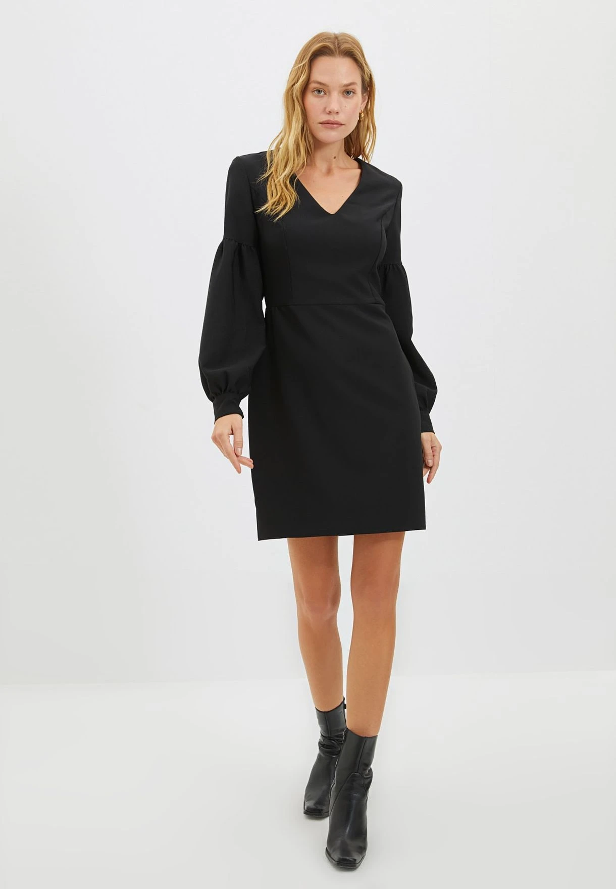 Trendyol Balloon Sleeve Knitted Dress 4 Trendyol Balloon Sleeve Knitted Dress - Image 4