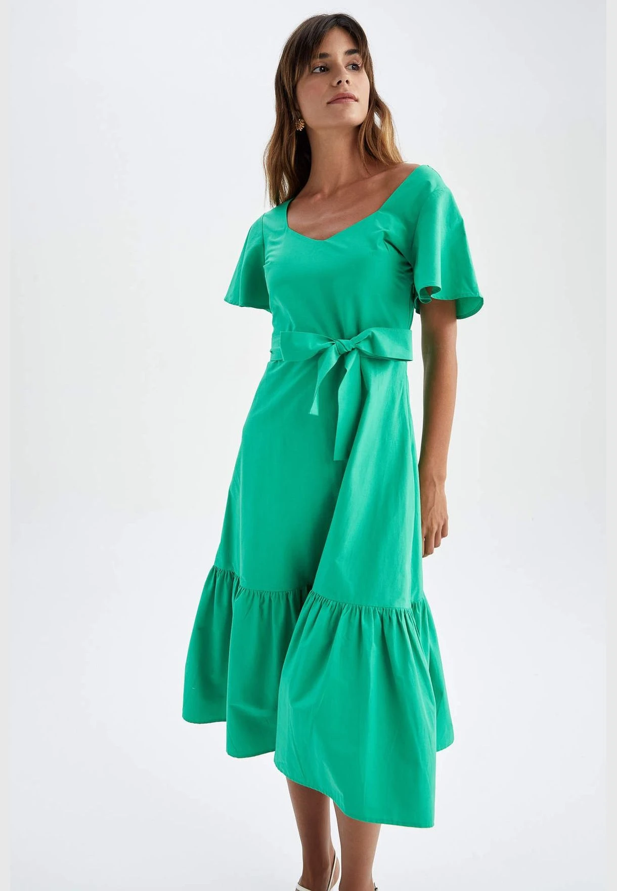 DeFacto Woman Tiered V-Neck Short Sleeve Woven Dress 4 DeFacto Woman Tiered V-Neck Short Sleeve Woven Dress - Image 4