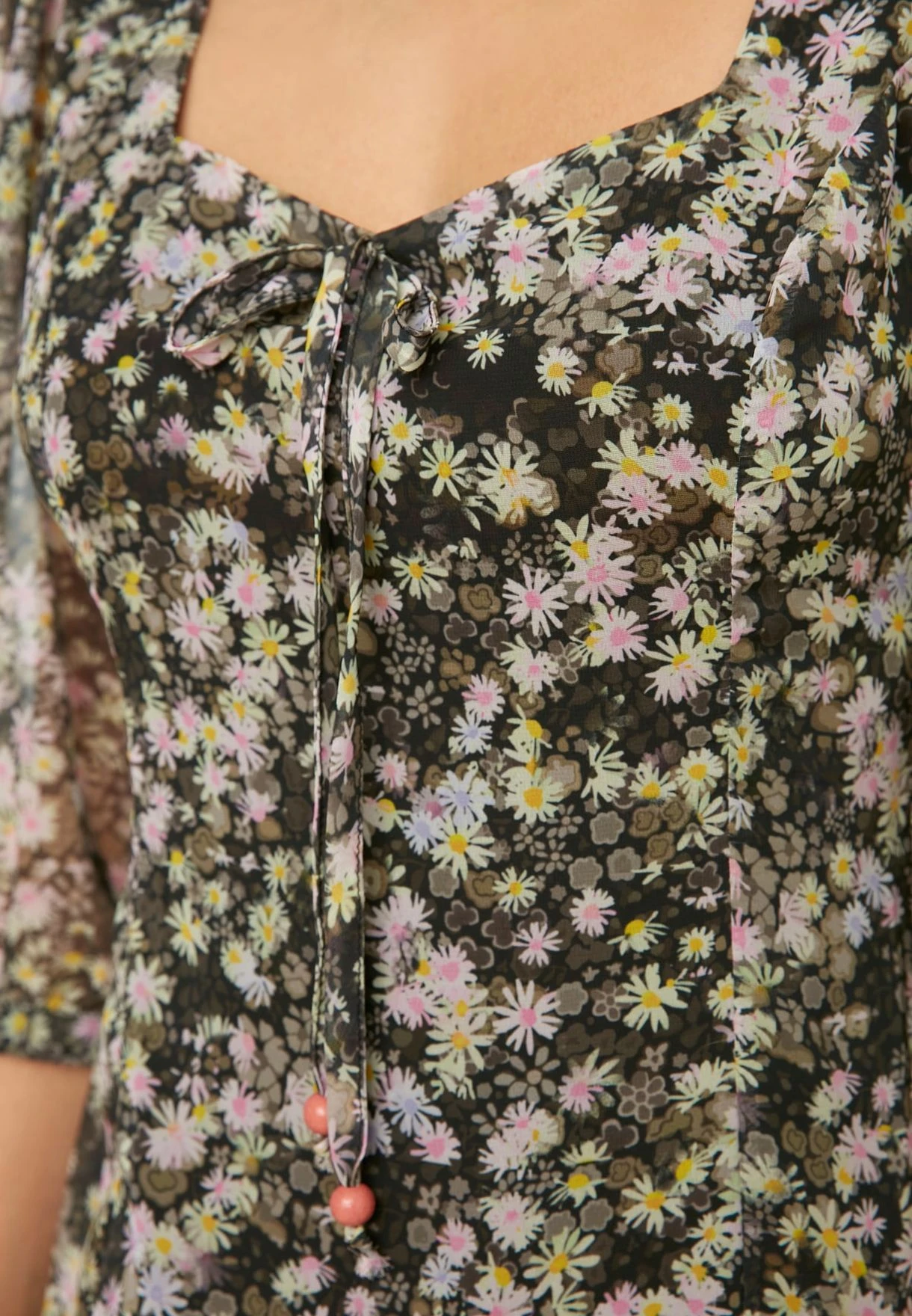 Trendyol Floral Print Dress 4 Trendyol Floral Print Dress - Image 4