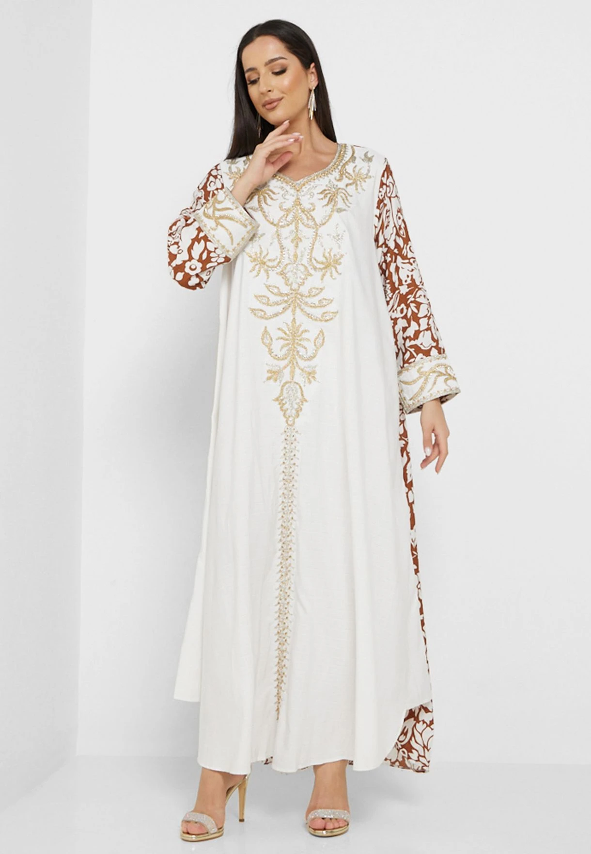 Embroidery Detail Jalabiya 4 Embroidery Detail Jalabiya - Image 4