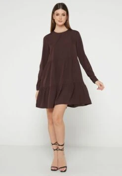 Vero Moda Round Neck Tiered Dress 7 Vero Moda Round Neck Tiered Dress -Silk Bloom Dresses Store 4 zoom desktop 93