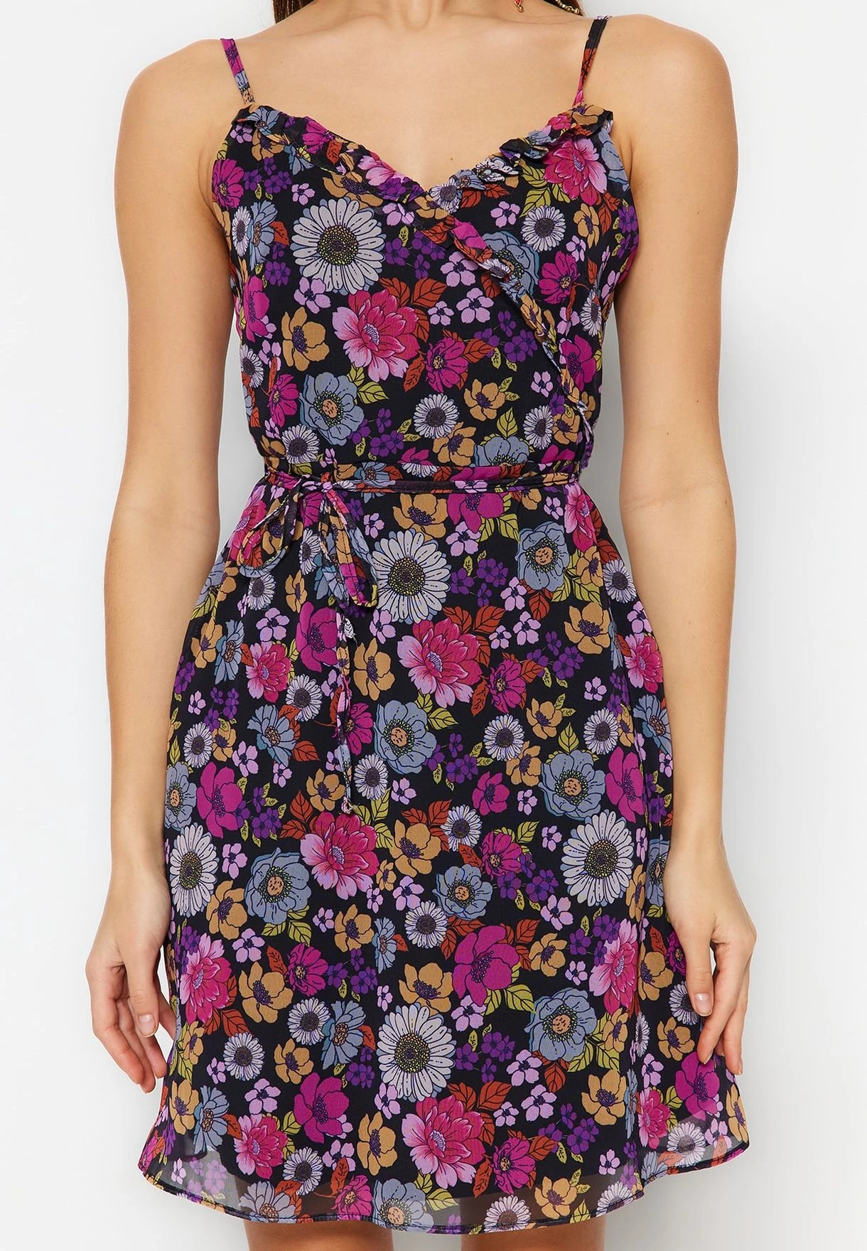Trendyol Strappy Floral Print Dress 4 Trendyol Strappy Floral Print Dress - Image 4
