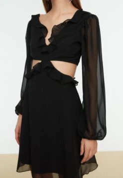 Trendyol Pleated Cut Out Detail Dress -Silk Bloom Dresses Store 5 zoom desktop 100