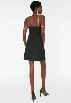 Trendyol Strappy Plunge Neck Dress -Silk Bloom Dresses Store 5 zoom desktop 110