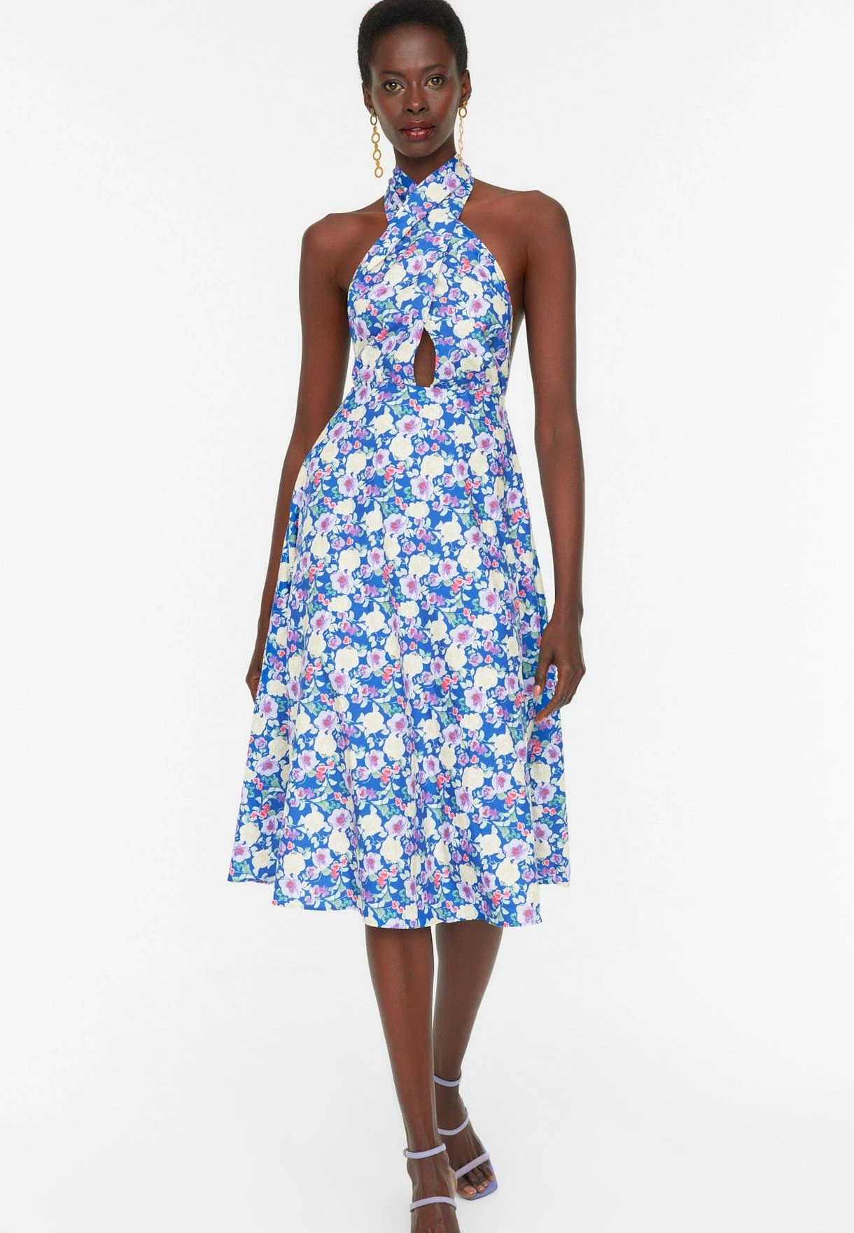 Trendyol Halter Neck Floral Print Skater Dress 5 Trendyol Halter Neck Floral Print Skater Dress - Image 5