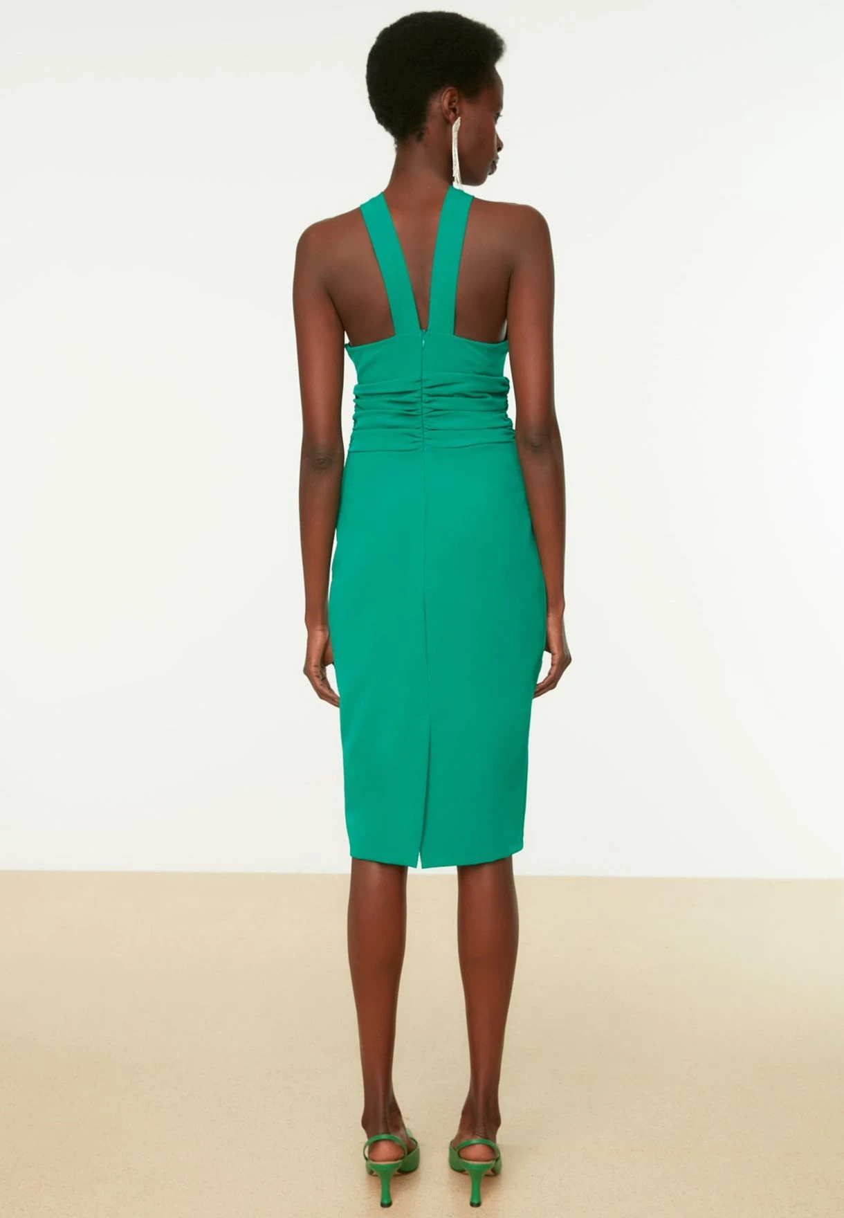 Trendyol Halter Neck Bodycon Dress 5 Trendyol Halter Neck Bodycon Dress - Image 5