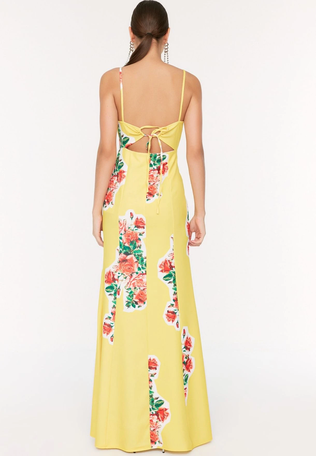 Trendyol Strappy Floral Print Dress 5 Trendyol Strappy Floral Print Dress - Image 5