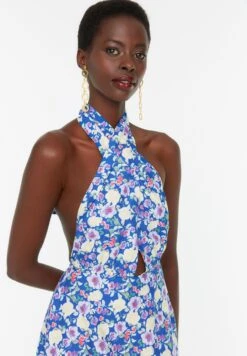 Trendyol Halter Neck Floral Print Skater Dress 13 Trendyol Halter Neck Floral Print Skater Dress -Silk Bloom Dresses Store 6 zoom desktop 73