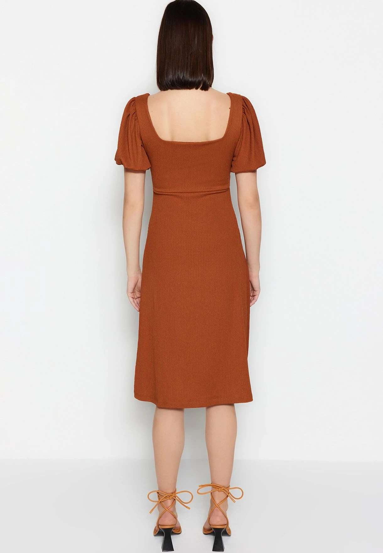 Trendyol Square Neck Slit Detail Dress 7 Trendyol Square Neck Slit Detail Dress - Image 7