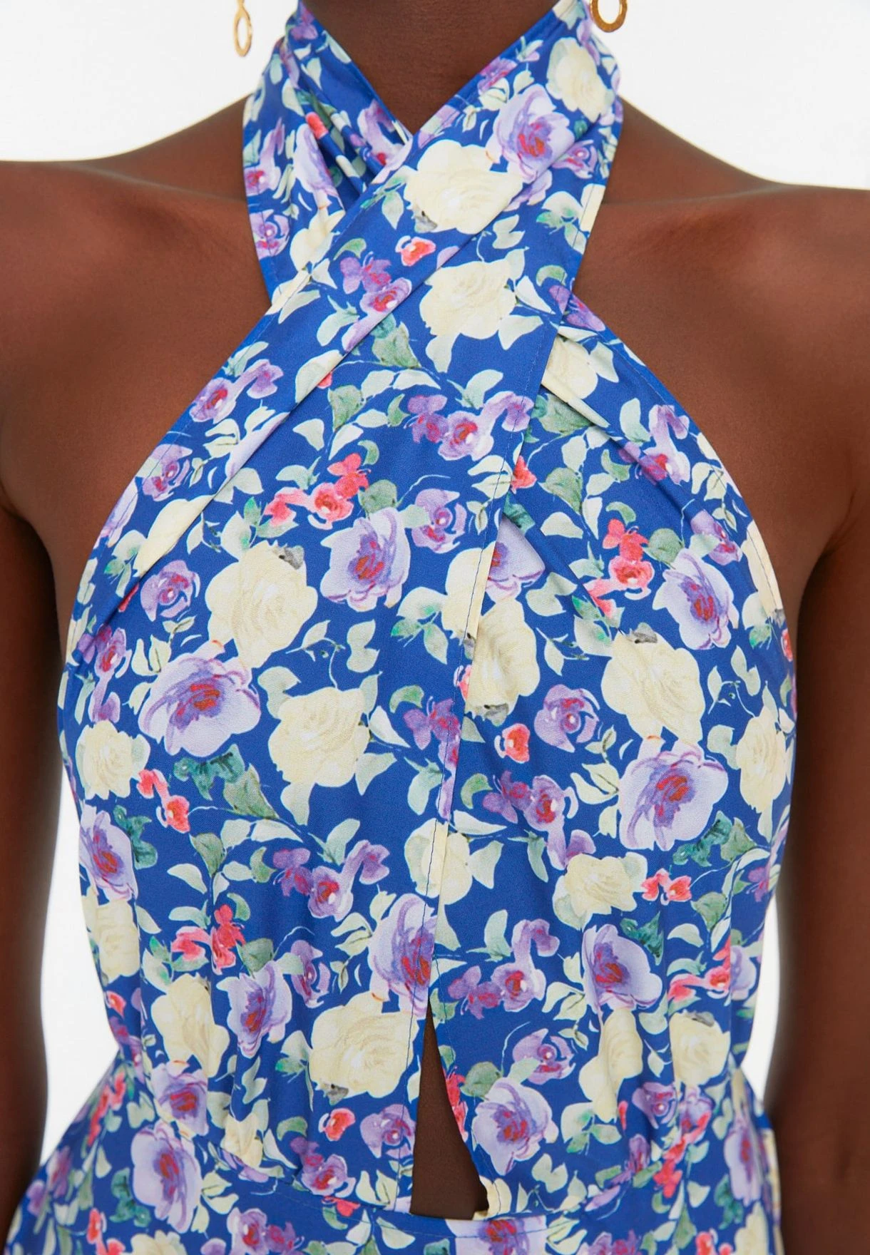 Trendyol Halter Neck Floral Print Skater Dress 7 Trendyol Halter Neck Floral Print Skater Dress - Image 7