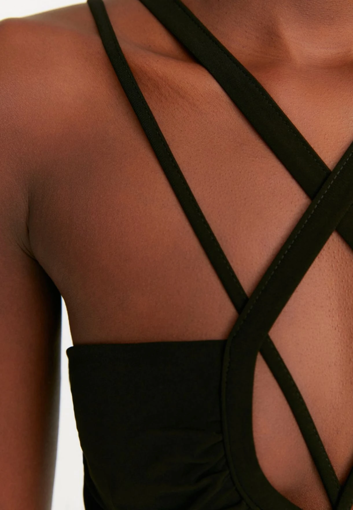 Trendyol Halter Neck Strappy Bodycon Dress 9 Trendyol Halter Neck Strappy Bodycon Dress - Image 9